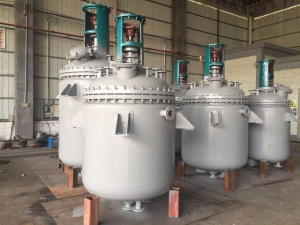 Many chemical equipment reactors are equipped with a pressure vessel sight glass.