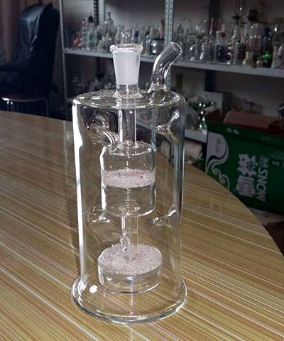 This is a type A single pipe glass hookah.